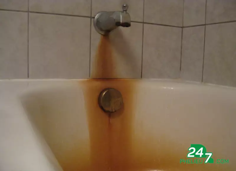 Làm sạch các vết rỉ sét bằng kem đánh răng