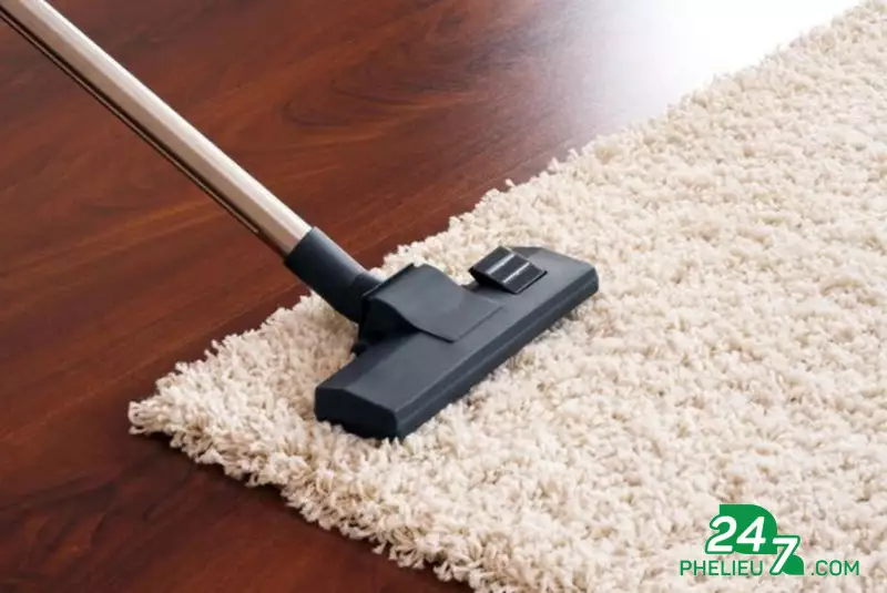 Làm sạch thảm hút bụi