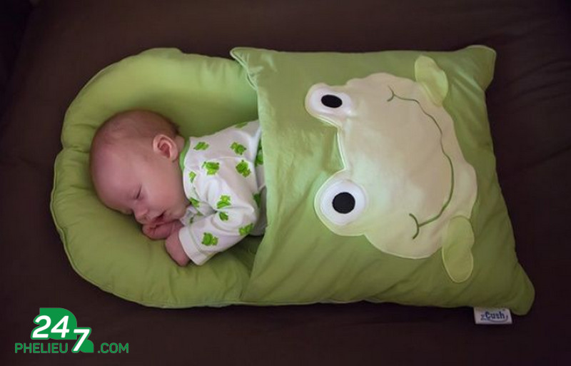 Túi ngủ hình con ếch