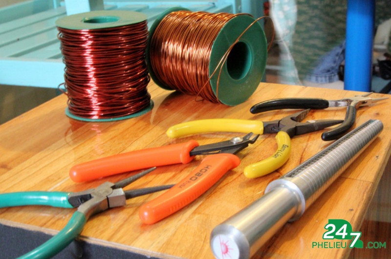 Dụng cụ và nguyên liệu để làm trang sức handmade