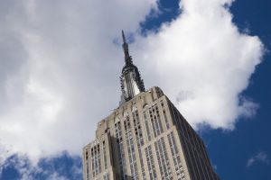 Ai là người đầu tư / chủ sở hữu của Empire State building là gì?
